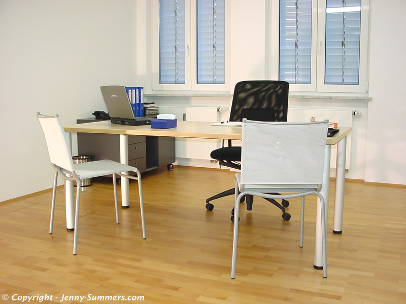 Secretary’s High-Heel Fetish (part 1)