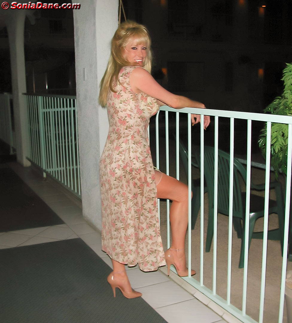 Flowered Dress at London Bridge